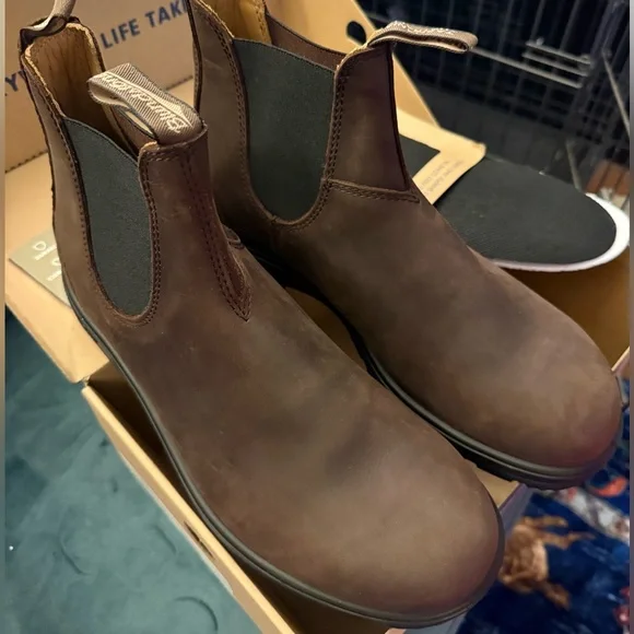 Blundstone Dark Brown Chelsea Boots - Picture 1 of 8